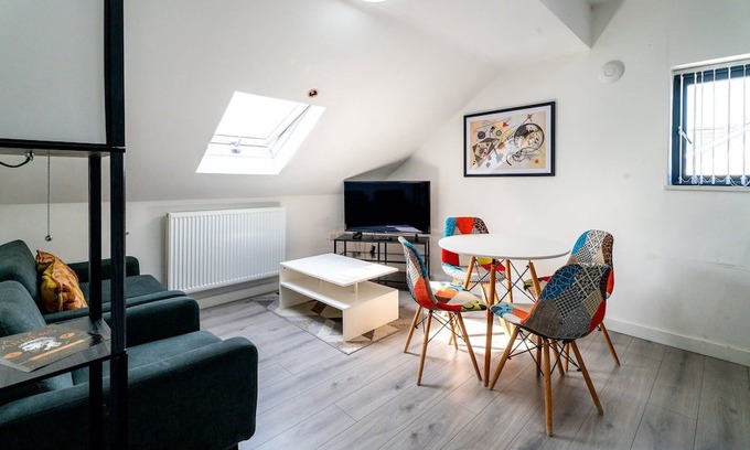 Roath Apartamento | 3 BR, close to City, Free Parking