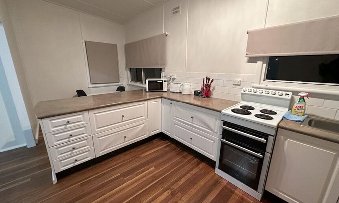 Grafton Apartamento | Private 1 Bedroom Apartment with Fenced Yard