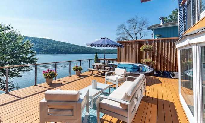 Greenwood Lake Casa | Spacious and modern lakefront home 1 hour from NYC