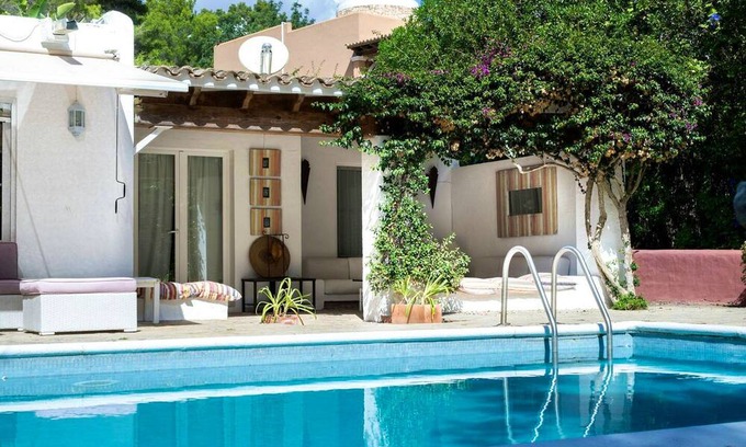 Can Furnet Casa | Homerez - Spacious house 4 km away from the beach for 8 ppl. with swimming-pool