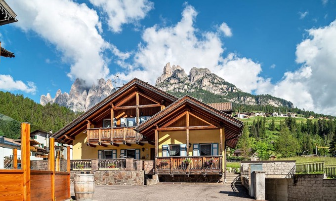 Pera Apartamento | Apartment 'Davide ' with Mountain View, Private Garden and Wi-Fi