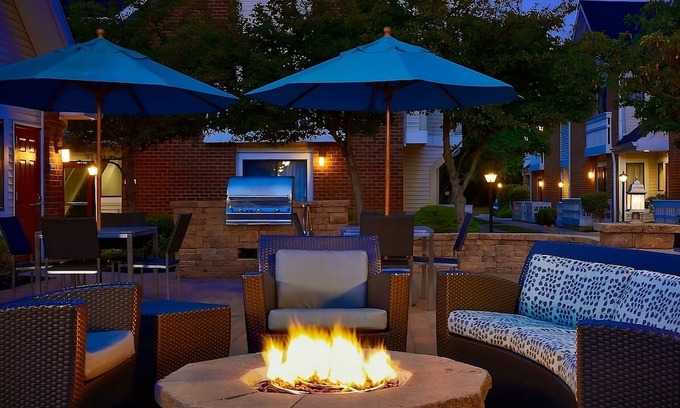 East Colorado Springs Casa | Prime Location! On-site Pool and Pet Friendly Property, Near Cheyenne Mountain