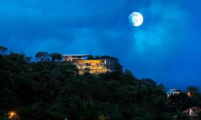 Valle Pura Vida Casa | Impressive ocean and sunset views- 5br Home in Manuel Antonio with Infinity Pool