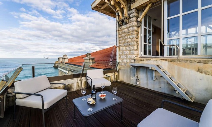 Behobie Apartamento | LIGHTHOUSE . KEYWEEK. Apartment Biarritz