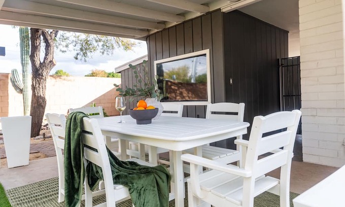 Camelback East Casa | The Glenn | Make Yourself at Home