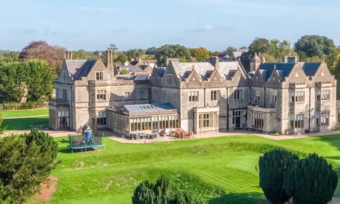 Malmesbury Casa | Cotswold luxury 14 bedroom estate with indoor Pool Gym Creche Cinema sleeps 24