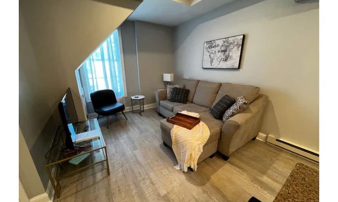 Dubuque Apartamento | Downtown Spa Sanctuary with a View!