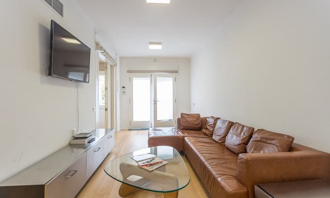 El Putget i Farro Apartamento | My Space Barcelona 2-bedroom apartment in an upper area for temporary rentals