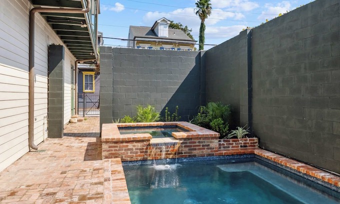 Seventh Ward Casa | Rustic Industrial Home w heated Pool/Hot Tub, Steps to FQ