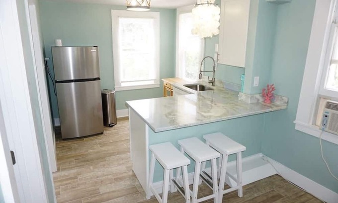 Smith's Memento Apartamento | Beachside Cottage Walk 2Beach/Ocean Center PETS OK
