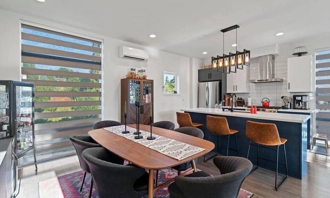 Columbia City Casa | Casa Vista: Modern Townhouse in Columbia City