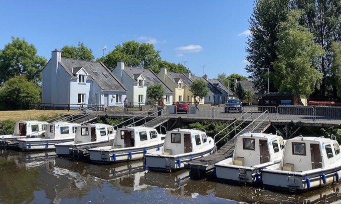 Carrick-on-Shannon Cabaña | Leitrim Quay - Riverside Cottage No 8