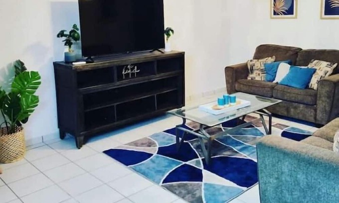 Levittown Apartamento | 2 room apt, near the beach.