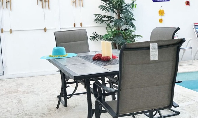 Tierras Nuevas Poniente Casa | Summer Vacation Puerto Rico with pool 1st FL.