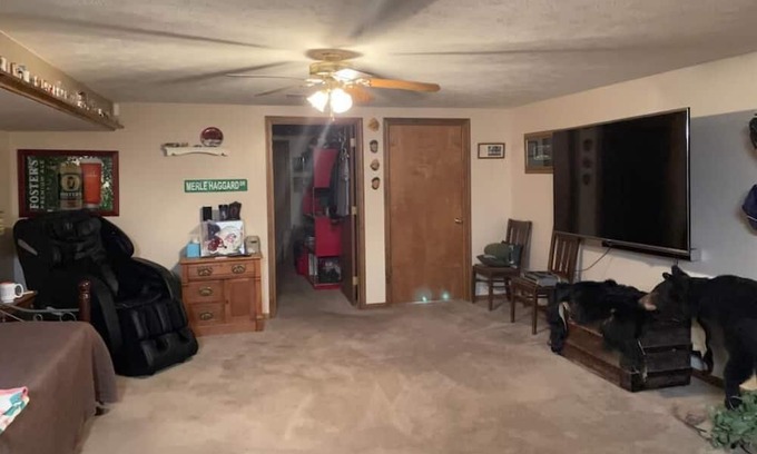 Salina Casa | Hot Tub, Beautiful view, location, family home, 3 BR, + 2 beds in 2nd LR, 3 bath