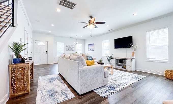 Wilmington Casa | Dual Homes, 8 Beds: A Double Delight in Wilmington!