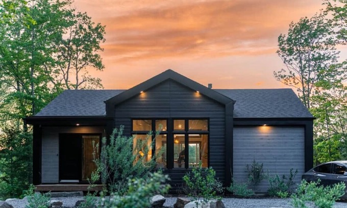Chertsey Chalet De Esquí | Le Boheme - Lakeside chalet with spa