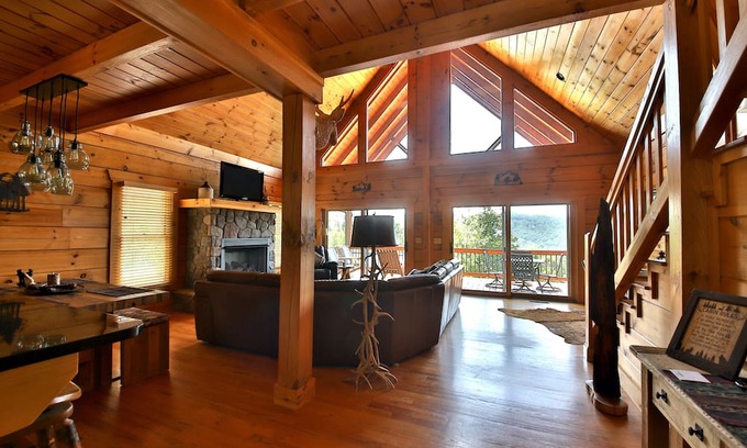 Vein Mountain Cabina | Serene Mountain Cabin w/View in Private Community