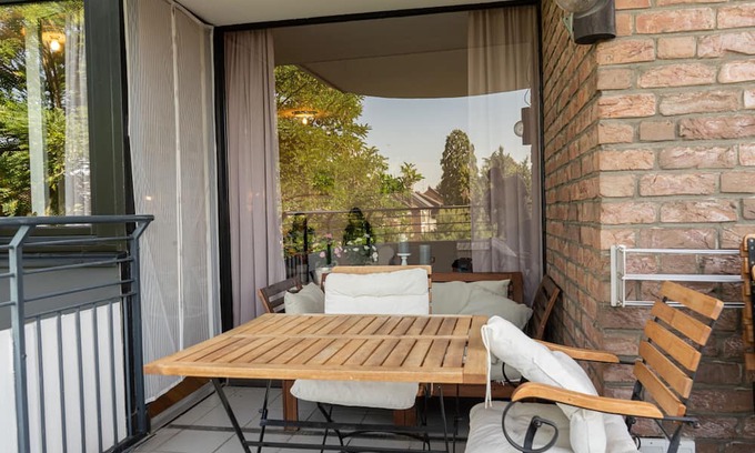 Unterbach Apartamento | Holiday Apartment "Elegante Am See" with Private Terrace & Wi-Fi