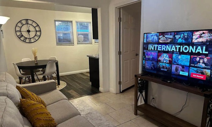 Security Acres Casa | Fully Equipped Townhouse Scottsdale Arizona - Washer/dryer and Kitchen!