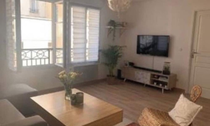Les Pavillons-sous-Bois Apartamento | Bel Appartement Près de Paris