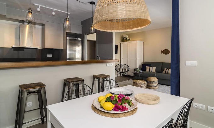 Centro de Sitges Apartamento | Sitges Spaces Deluxe Centre Apartment- 1Bedroom/1Bath/Terrace- Sleeps up to 4