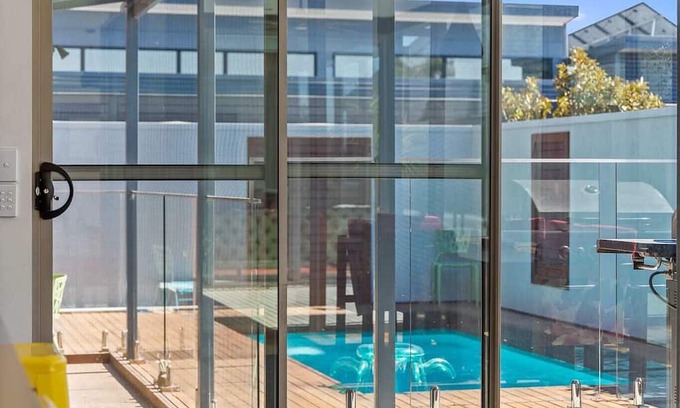 East Bendigo Casa | Top End Poolside Perfect Holiday Home
