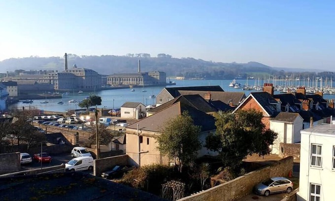 Plymouth Apartamento | Magnificent views of Tamar and Rwy. Free Parking