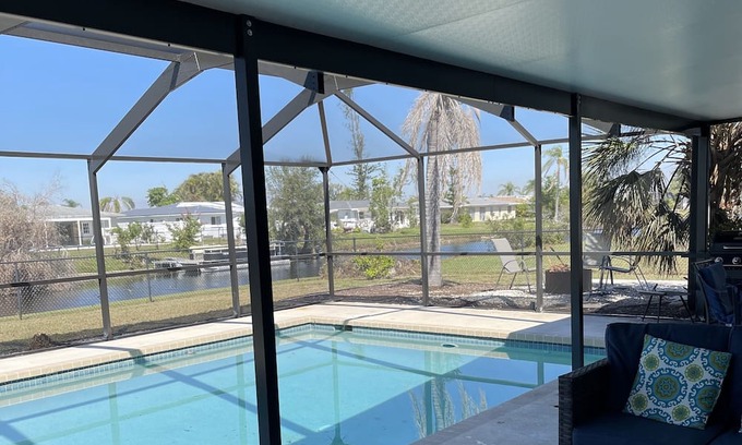 Oakland Hills Casa | Designer Home on Fresh Water Canal20x32 Heated Pool*Close to Manasota Key Beach