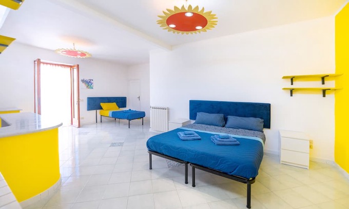 Procida Cama Y Desayuno | OPEN SPACE PROCIDA 5 minutes from the beaches