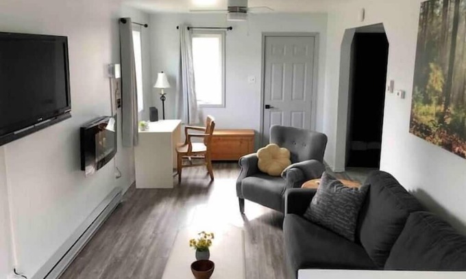 Sioux Lookout Casa | Cozy walk in ready tiny home in the heart of town, walking distance to hospital