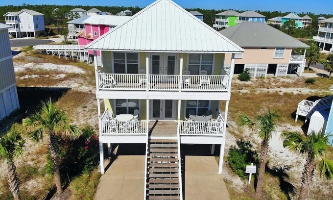 Morgantown Casa | Across from beach access - Dogs OK - Pools/Tennis