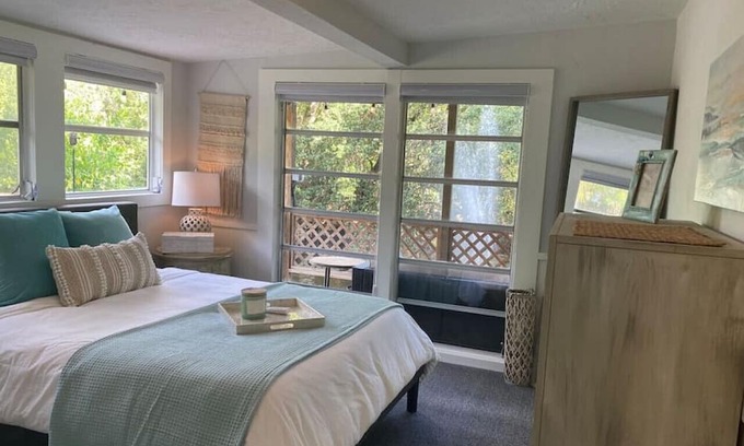 South Sarasota Casa | Siesta key Guest House 5 star on the water Private