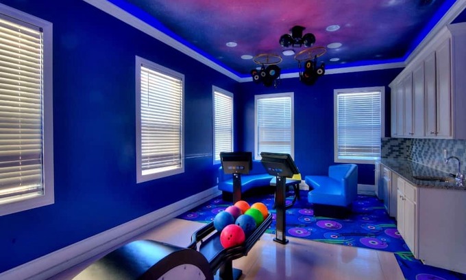 Briargrove Casa | AS SEEN ON TV! Music City Bowling Villa Solterra