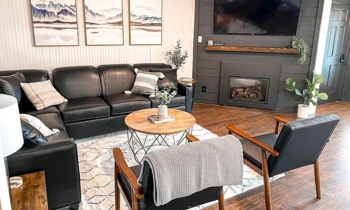 Snowshoe Condominio | COMPLETELY Remodeled Modern Condo in Summit!