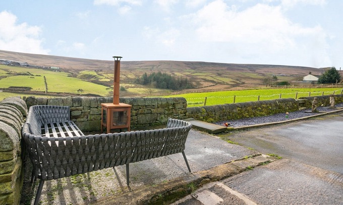 Sowerby Bridge Cabaña | 2 bedroom accommodation in Rishworth
