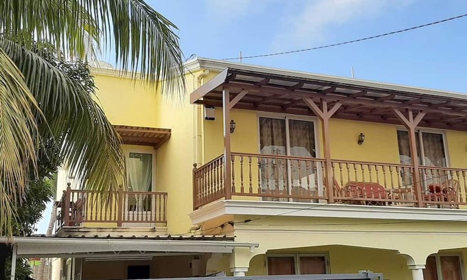 Pointe Aux Sables Apartamento | Homerez - Beautiful appartement 1 km away from the beach for 6 ppl. with jacuzzi