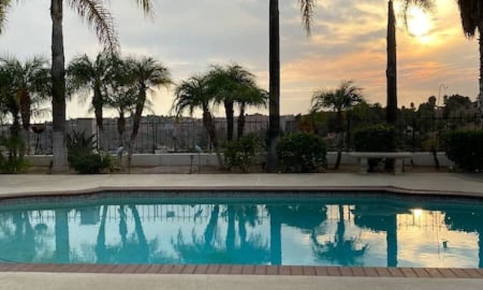 Fallbrook Casa | High on the Hill Serene View Home on Avocado Grove