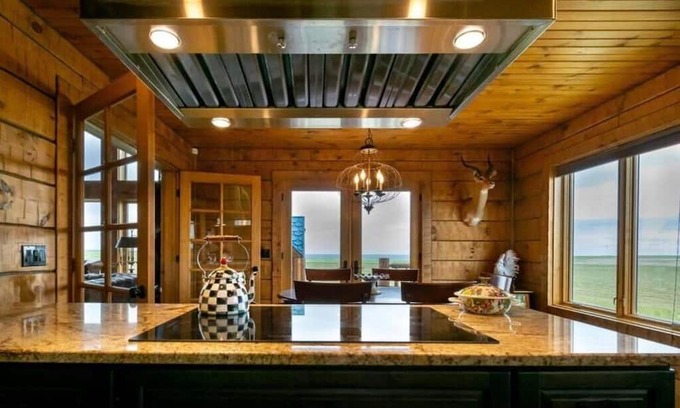 Santa Rita Casa | Tranquil 4-bedroom Glacier View Getaway