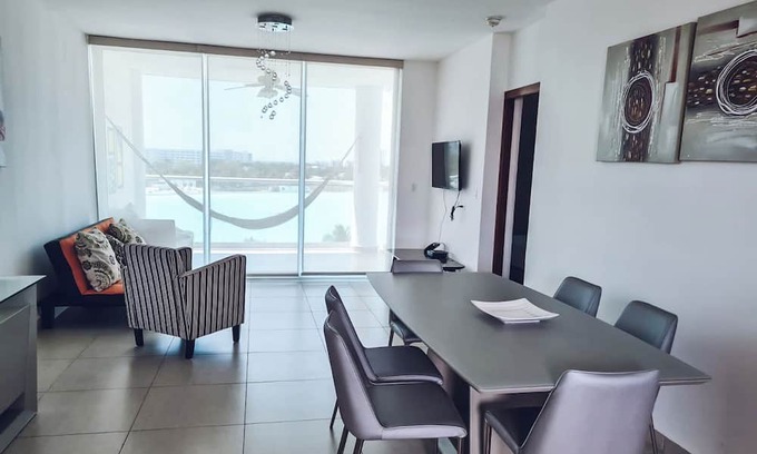 Playa Blanca Apartamento | LUXURY GIANT POOL APARTMENT