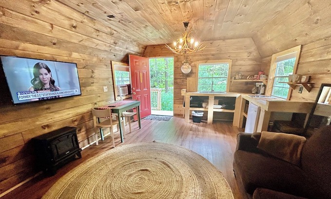 Sevierville Cabina | Wood Cabin in the Smoky Mountains