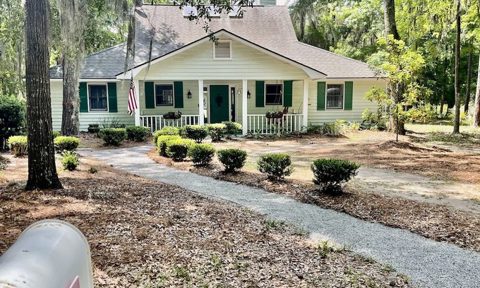 Melrose on the Beach Casa | Single Family Home, Golf Cart Included & Land trans Round Trip! Pool Open!