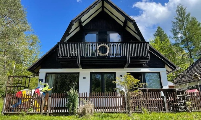 Feriendorf Frankenau Cabina | Exclusive living with a dog for up to 6 people