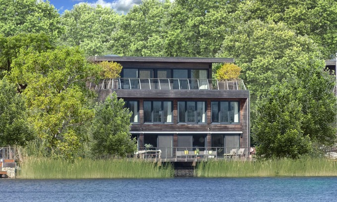 Lechlade Casa | Mallard Lodge, Lakes by Yoo, sleeps 6 adults +6 kids, spa/pool