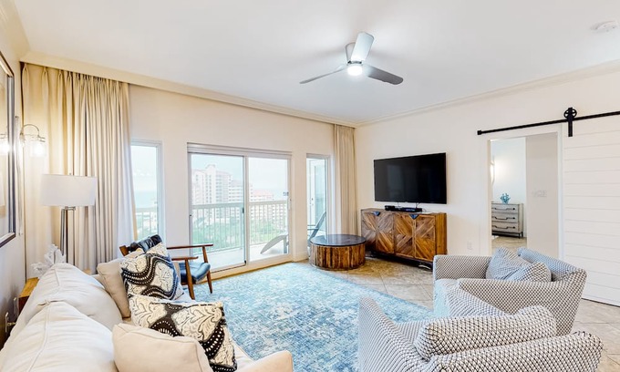 Sandestin Condominio | Renovated Gulf view condo w/ beach access & resort pools, hot tub, tennis