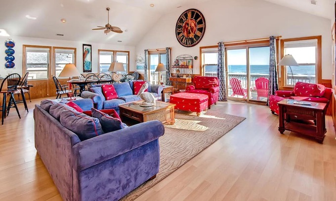 Hatteras Casa | Vista deslumbrante frente al mar! Ascensor, piscina, jacuzzi, sala de juegos, que admite perros, y más