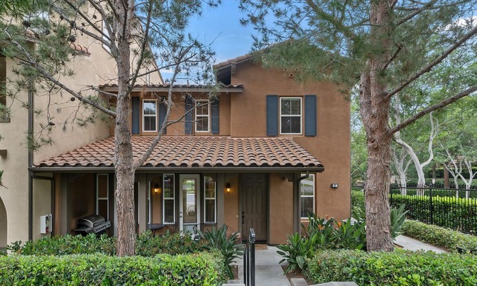 Quail Hill Condominio | Hermoso Resort-Like 3 dormitorios / 3 baños Irvine Quail Hill Condo!