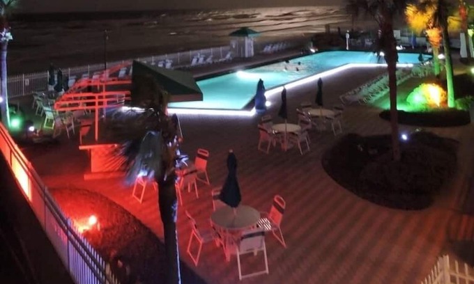 Lenox Park Condominio | Vista extraordinaria! Sala de estar separada!