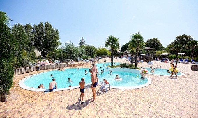 Poilly-lez-Gien Chalet De Esquí | Hermoso campamento de cinco estrellas en el verde valle del Loira