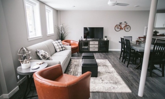 Bridgman Casa | Spacious Downtown Suite Close to Beach-Silver suite #1